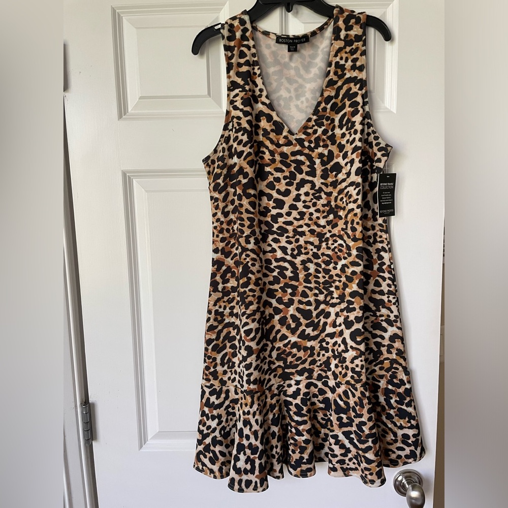 Boston Proper Beyond Travel dress, NWT, M, leopard print! Pet/smoke free home